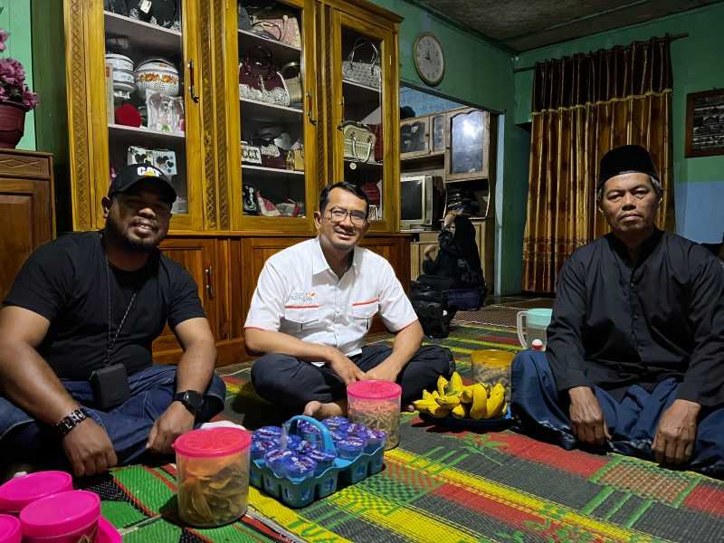 Kampanye di Garut Selatan, dr Helmi Budiman Menginap di Rumah Warga